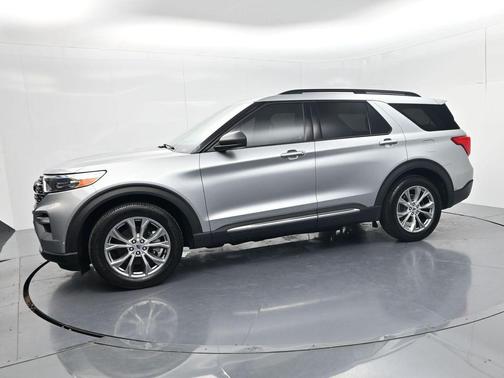 Iconic Silver Metallic 2020 Ford Explorer XLT