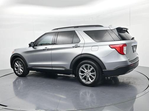 Iconic Silver Metallic 2020 Ford Explorer XLT