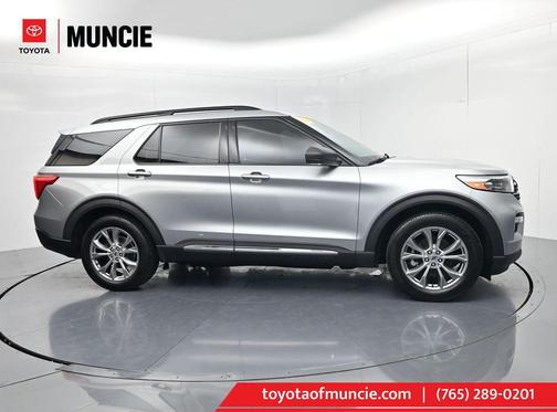 Iconic Silver Metallic 2020 Ford Explorer XLT