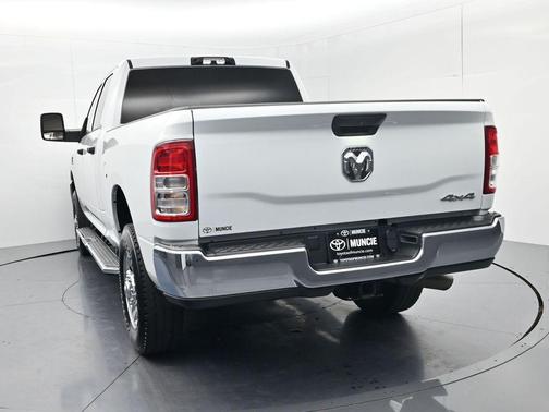 Bright White Clearcoat 2024 RAM 3500 Tradesman Crew Cab 4x4 6'4' Box