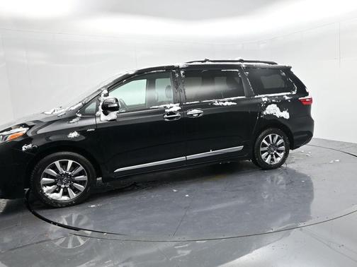 2018 Toyota Sienna Limited Premium