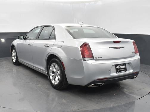 2021 Chrysler 300 S