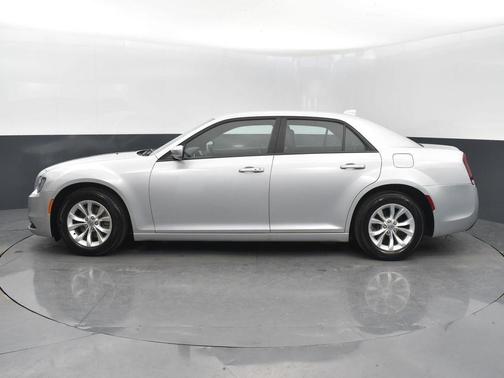 2021 Chrysler 300 S
