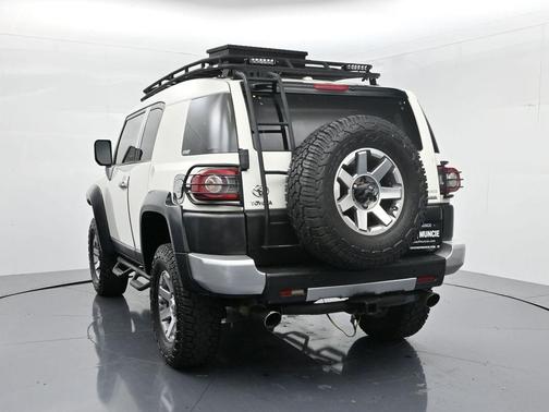 2014 Toyota FJ Cruiser Base