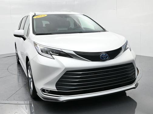 2023 Toyota Sienna Limited