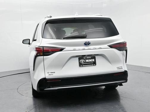 2023 Toyota Sienna Limited