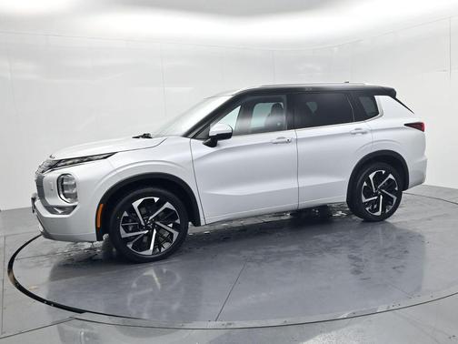 White Diamond/Black Roof 2023 Mitsubishi Outlander SEL Black Edition S-AWC