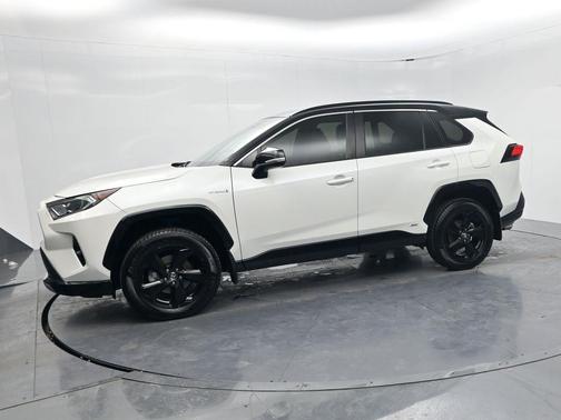 2020 Toyota RAV4 Hybrid SE