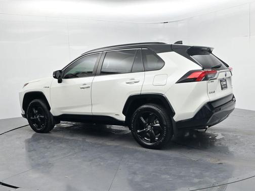 2020 Toyota RAV4 Hybrid SE