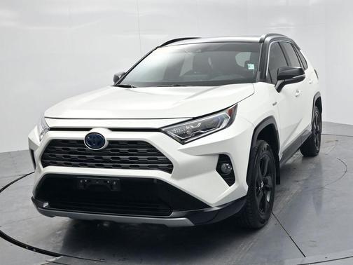 2020 Toyota RAV4 Hybrid SE