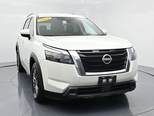 2024 Nissan Pathfinder SV 4WD
