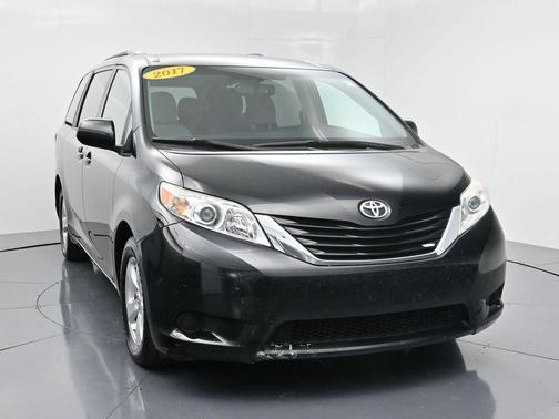 2017 Toyota Sienna LE