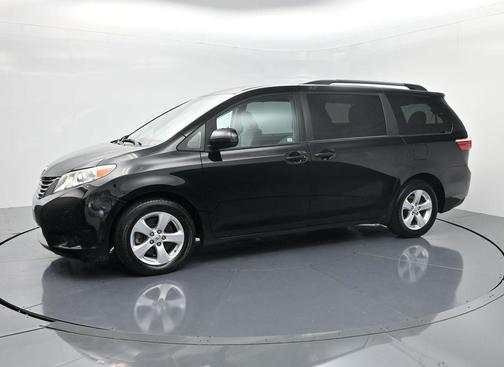 2017 Toyota Sienna LE