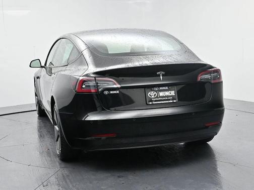 2022 Tesla Model 3 Standard Range