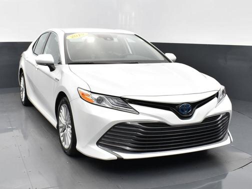 2019 Toyota Camry Hybrid XLE