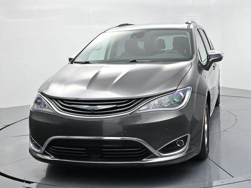 2017 Chrysler Pacifica Hybrid Platinum