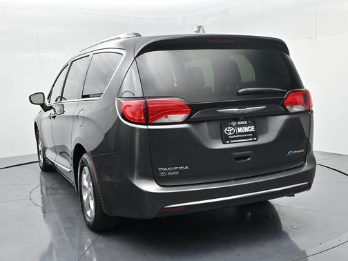 2017 Chrysler Pacifica Hybrid Platinum