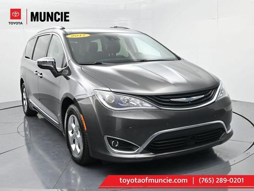 2017 Chrysler Pacifica Hybrid Platinum