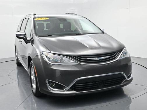 2017 Chrysler Pacifica Hybrid Platinum