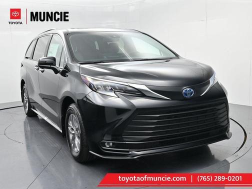 2025 Toyota Sienna XLE 7 Passenger
