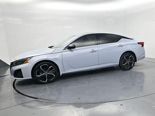 2023 Nissan Altima SR Intelligent AWD