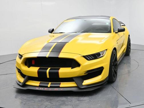 2017 Ford Shelby GT350 Base