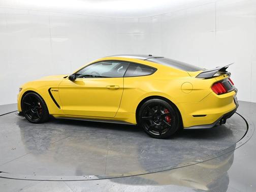 2017 Ford Shelby GT350 Base