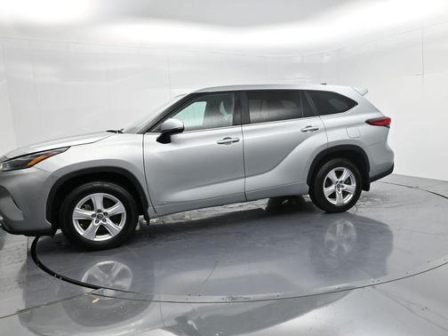 2023 Toyota Highlander Hybrid LE
