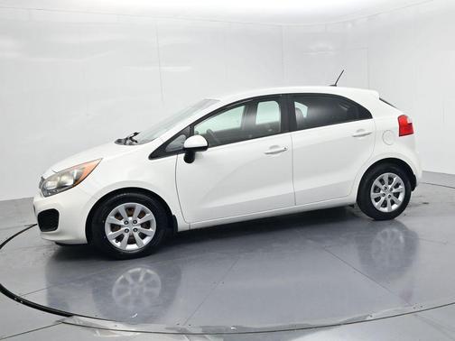 Clear White 2013 Kia Rio LX