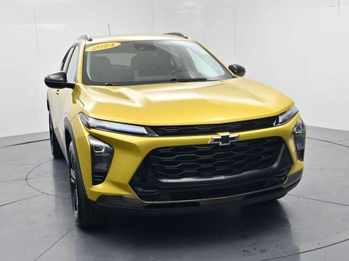 Nitro Yellow Metallic 2024 Chevrolet Trax FWD ACTIV