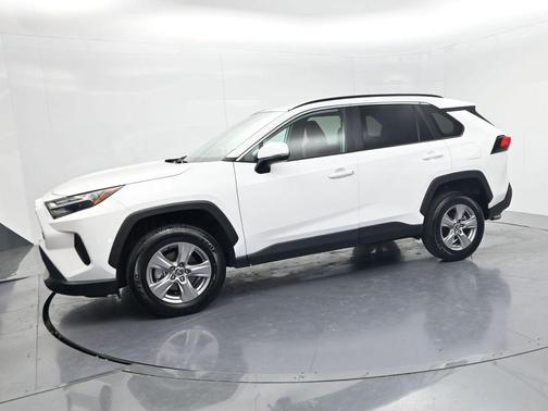 Ice Cap 2025 Toyota RAV4 XLE