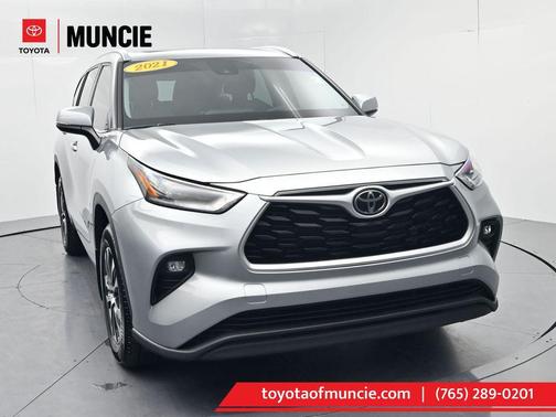 Celestial Silver Metallic 2021 Toyota Highlander XLE