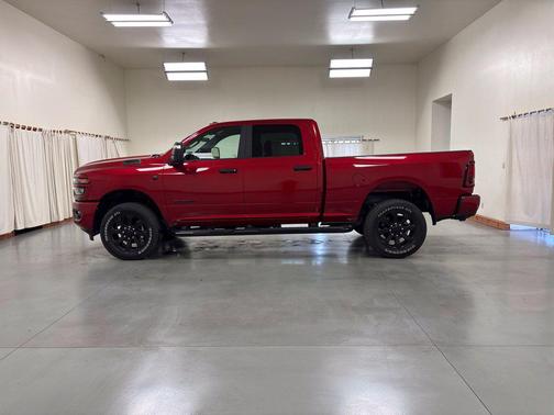 Molten Red Pearlcoat 2026 RAM 2500 Big Horn