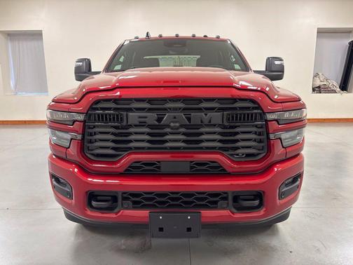 Molten Red Pearlcoat 2026 RAM 2500 Big Horn
