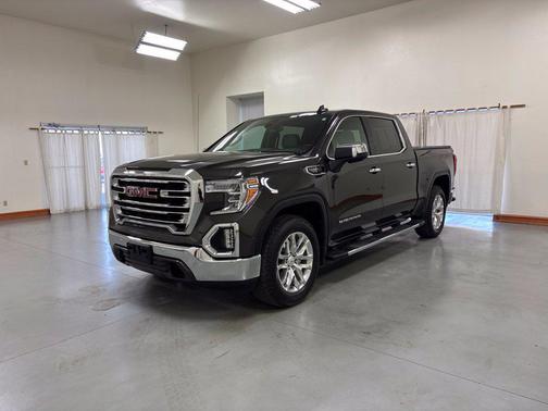 Brownstone Metallic 2021 GMC Sierra 1500 SLT