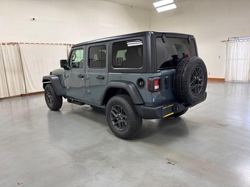 Anvil Clear Coat 2026 Jeep Wrangler Sport S