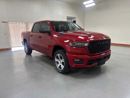 Molten Red Pearlcoat 2026 RAM 1500 Express