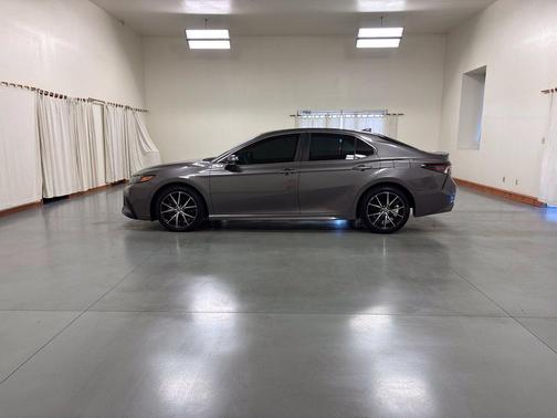 Predawn Gray Mica 2024 Toyota Camry SE