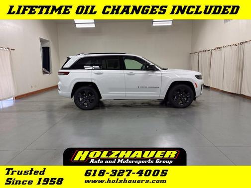 Bright White Clearcoat 2027 Jeep Grand Cherokee Limited