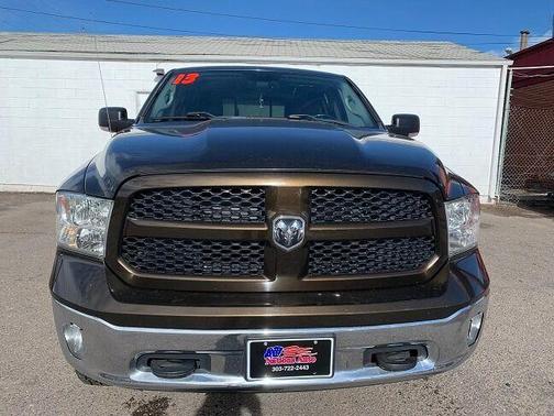 Photo 3 of 17 of 2013 RAM 1500 SLT