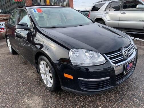 Photo 4 of 16 of 2010 Volkswagen Jetta Limited Edition