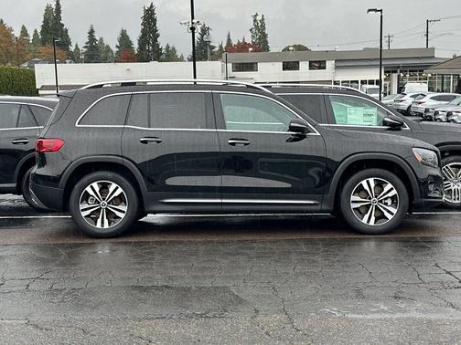 2025 Mercedes-Benz GLB 250 4MATIC