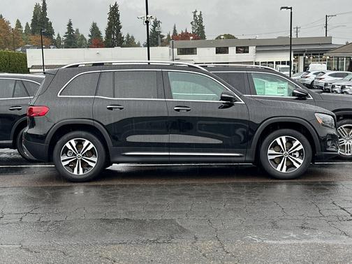 2025 Mercedes-Benz GLB 250 4MATIC