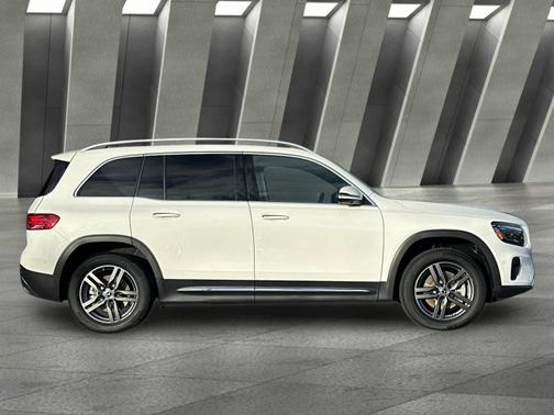 2025 Mercedes-Benz GLB 250 