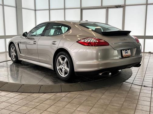 2011 Porsche Panamera 4