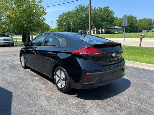 2017 Hyundai IONIQ Hybrid Blue
