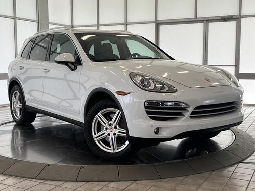 Carrara White Metallic 2014 Porsche Cayenne Platinum Edition