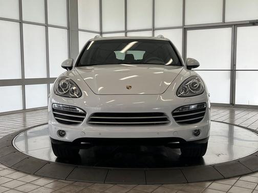 Carrara White Metallic 2014 Porsche Cayenne Platinum Edition