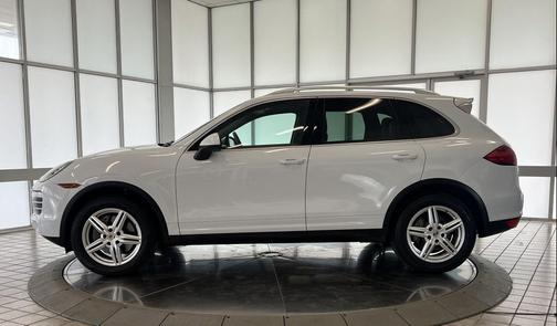 Carrara White Metallic 2014 Porsche Cayenne Platinum Edition
