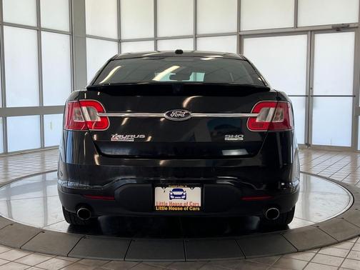 Tuxedo Black Metallic 2011 Ford Taurus SHO